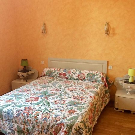 Maison Avec Veranda Proche Du Centre Ville Rignac  Ngoại thất bức ảnh
