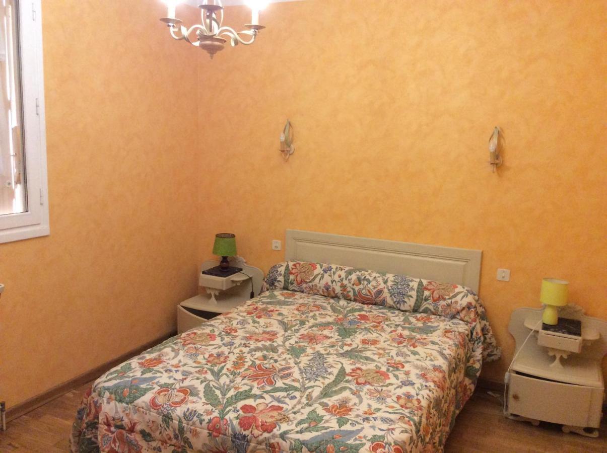 Maison Avec Veranda Proche Du Centre Ville Rignac  Ngoại thất bức ảnh